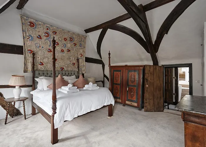 Top Hotels Near Castle Combe Circuit